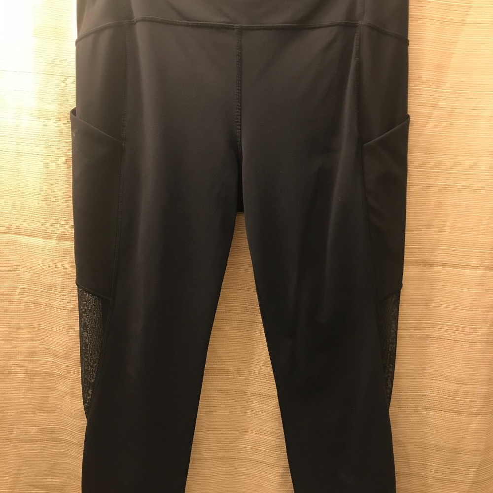 Lululemon XL crop workout pants black